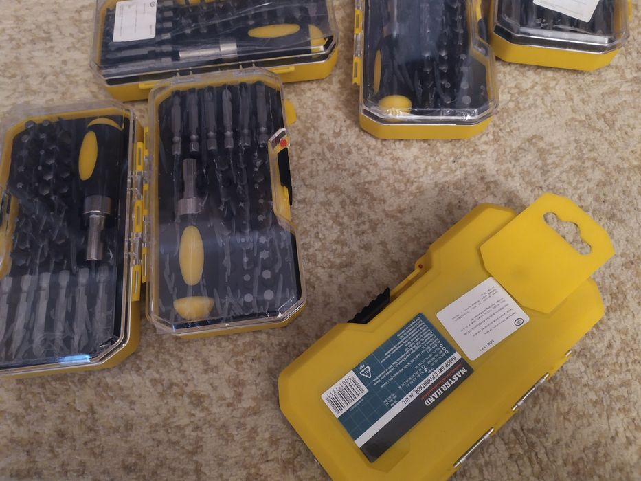 Набор насадок 33 штуки +  ручка отвертка