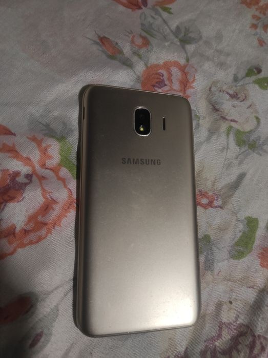 Продам Самсунг J4 10000