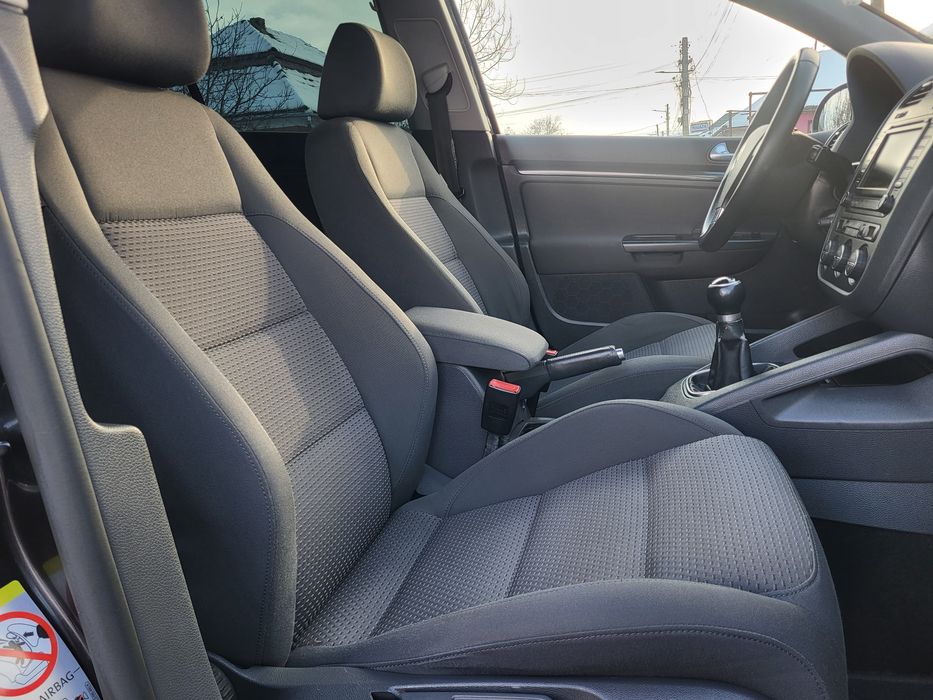 golf 5 GT, 1.6 MPI 102cp, navi, trapa