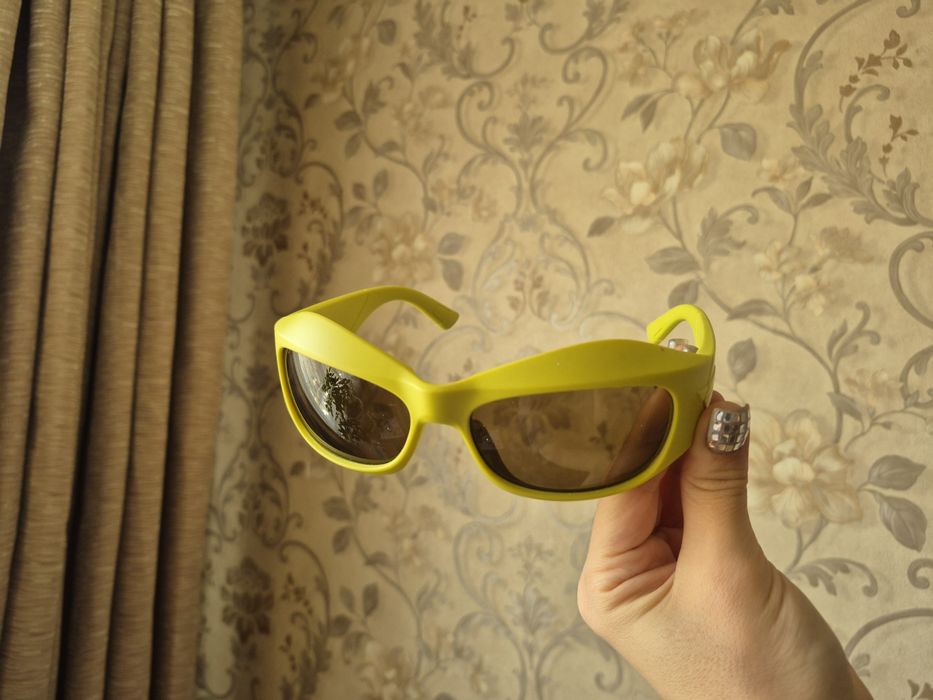 Очки солнцезащитные