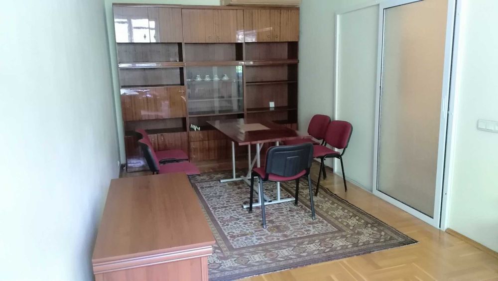 Дава се под наем Двустаен апартамент в София, Център - 120 кв.м за 450 € - Снимка #2