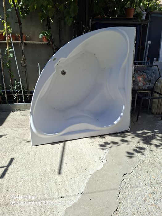 Cada utilizata in stare foarte buna.dimensiuni 140x140x55ni