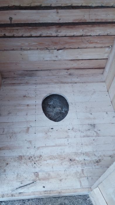 Продам деревянный туалет