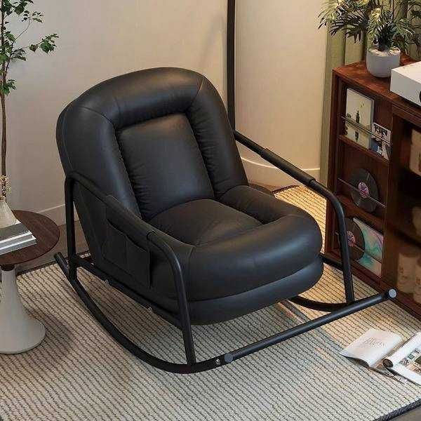 Кресло-качалка с мягким сиденьем и металлической рамой