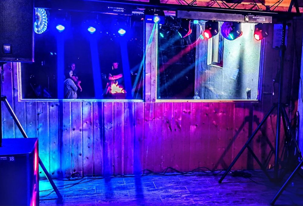 Moving Head Cameo HydraBeam 4000RGBW + schelă