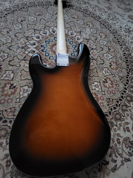 Басс гитара 4струнная