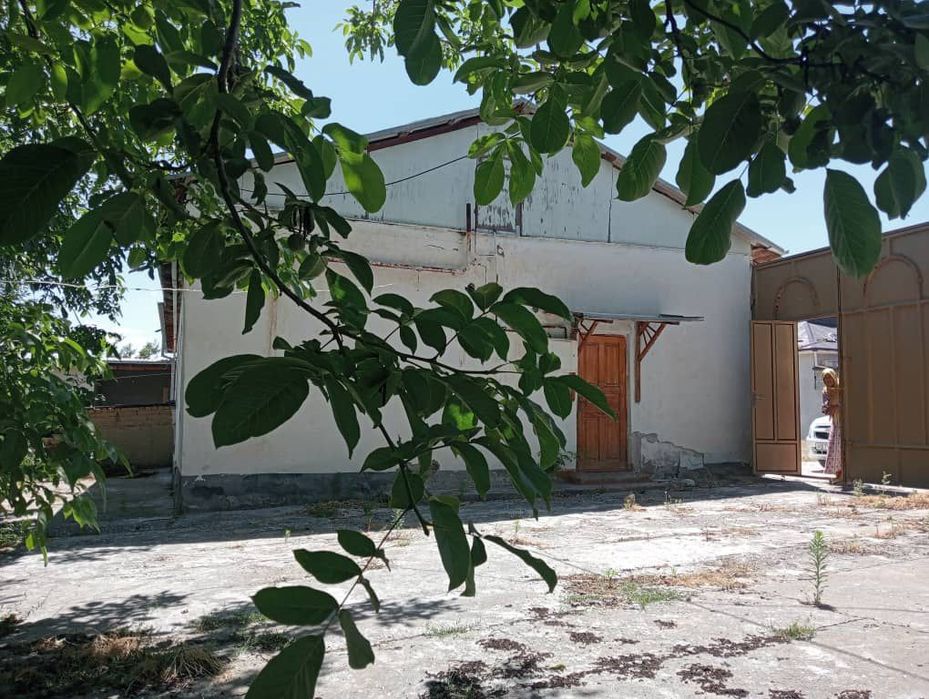 Ховли сотилади газ свет сув бор