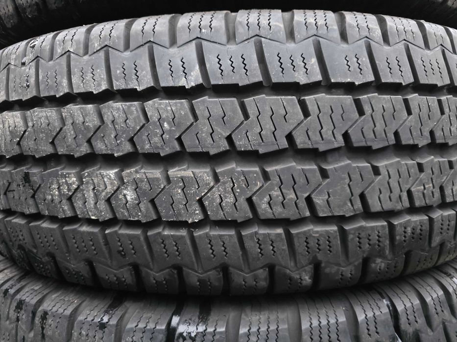 4бр Всесезонни гуми за бус 225 75 16 С - Continental