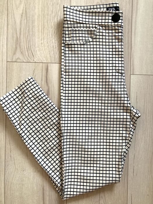 Pantaloni animal print, culori vibrante de primavara