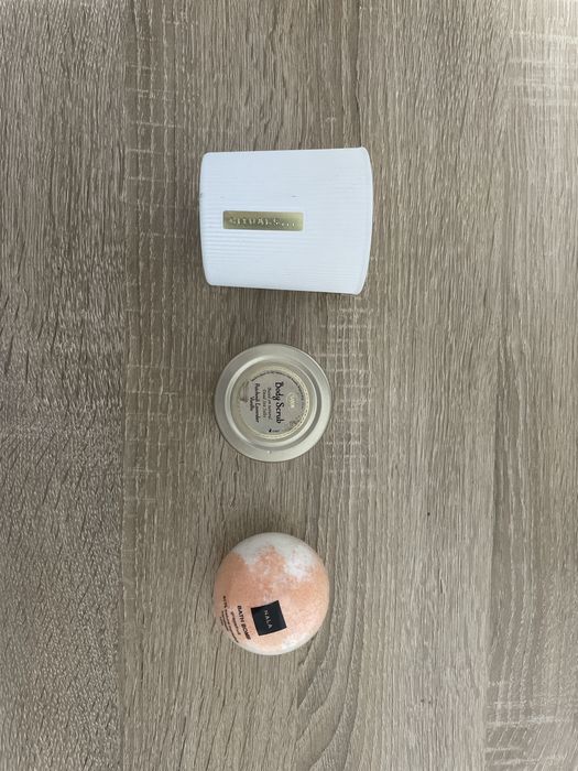 Set Spa: Lumânare Rituals, Exfoliant Sabon + Bilă Nala