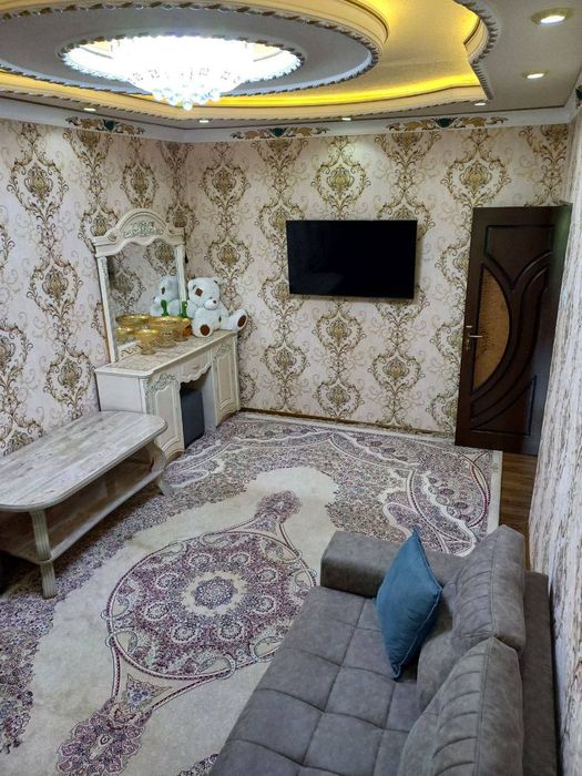 Пиодается 2х комнатная квартира на Авиасозлар 1 (RV)