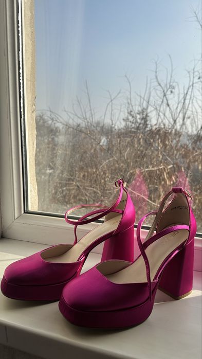 Продам туфли надевала 1 раз 40 размер