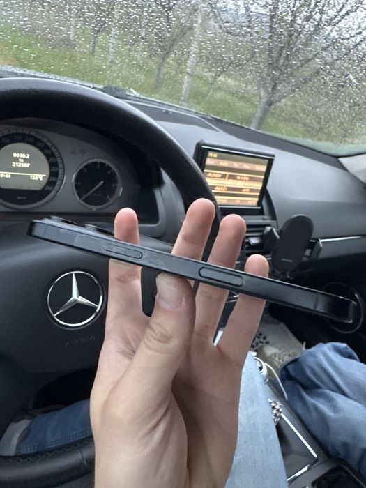 Iphone 16 pro (с гаранция)