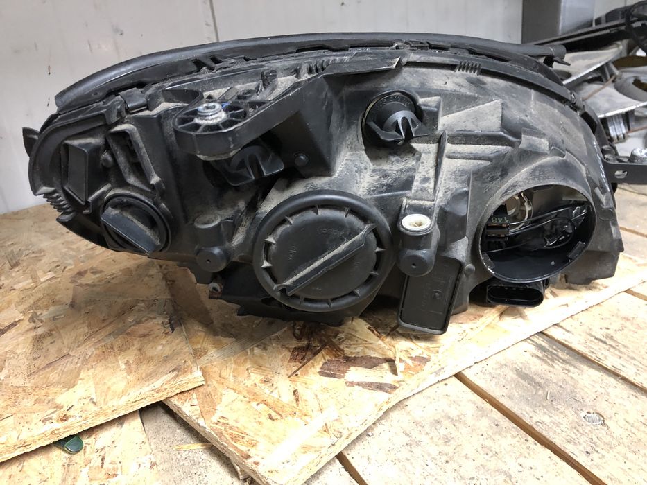 Фар Mercedes C klass 2010