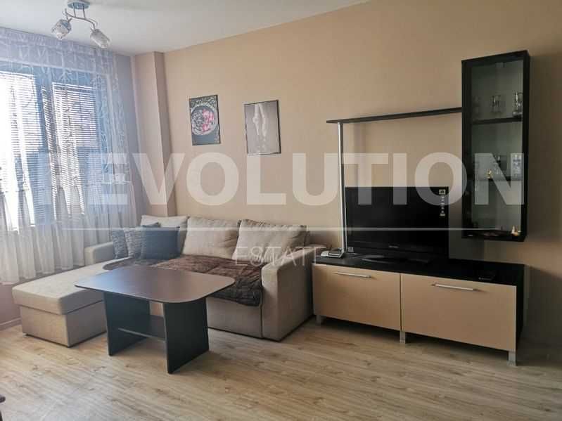 Дава се под наем Двустаен апартамент в Варна, Колхозен пазар - 75 кв.м за 348.84 € - Снимка #2