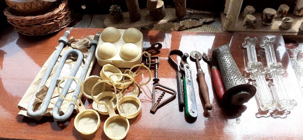 Diverse obiecte vechi de colectie