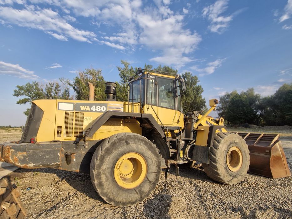 Vând incarcator KOMATSU