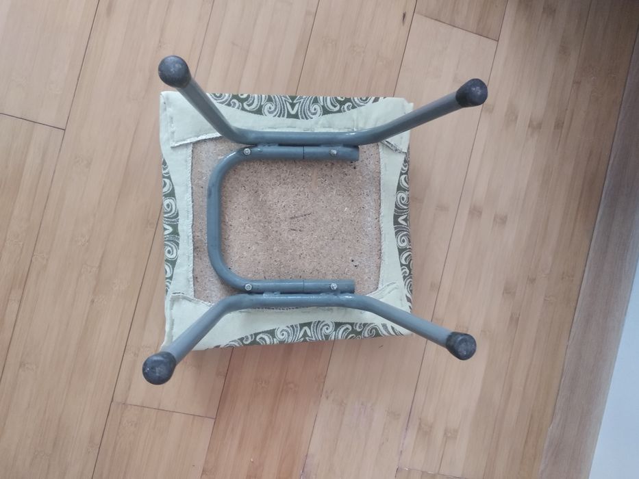 Продам детский стул