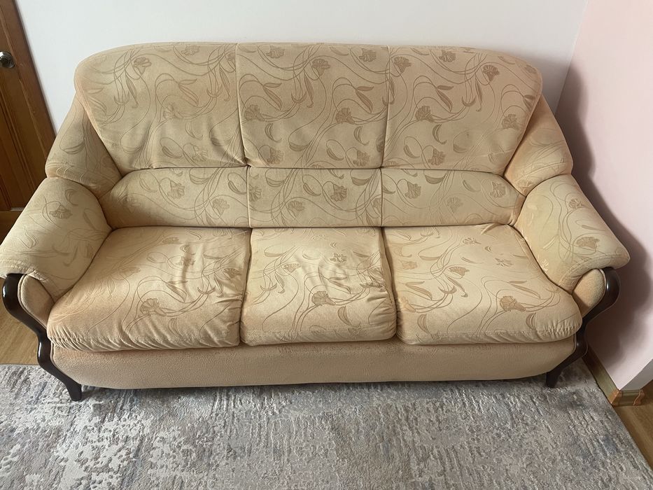 Диван и два кресла