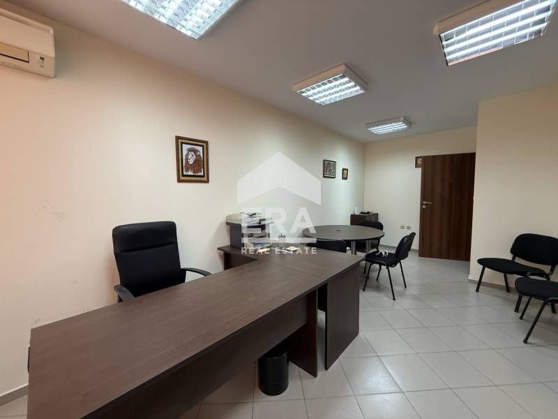 Дава се под наем Офис в Варна, Бизнес хотел - 62 кв.м за 511 € - Снимка #2