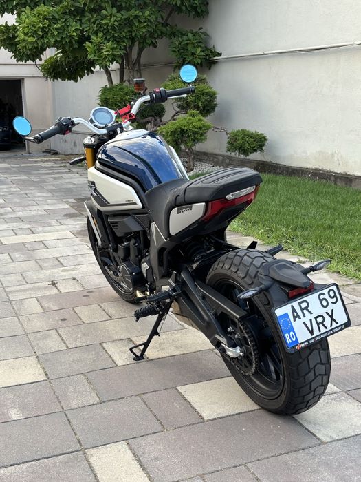 CF Moto 700 CL-X Heritage - cu 2200 km