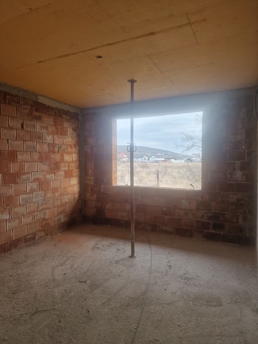 Casa noua de vanzare