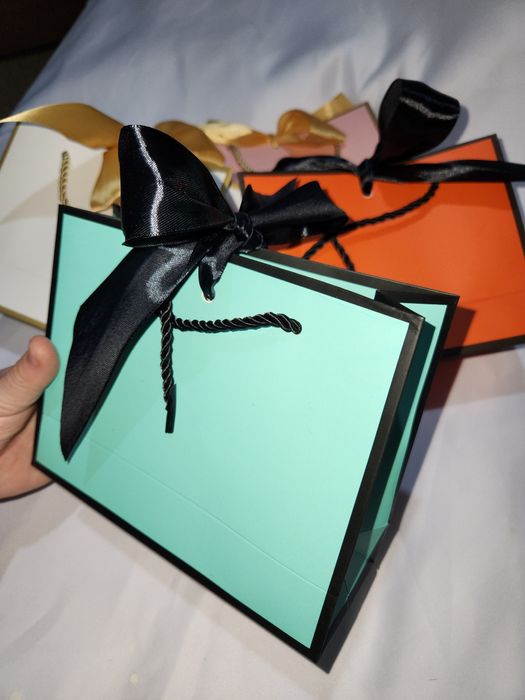 Подарочный картонный  пакет - Sovg'a uchun sumochkalar