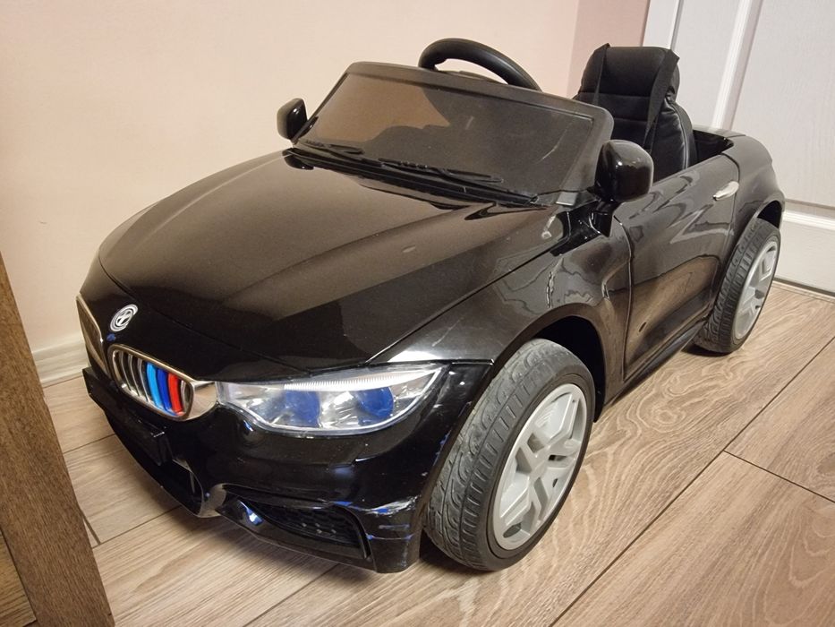 Детска акумулаторна кола