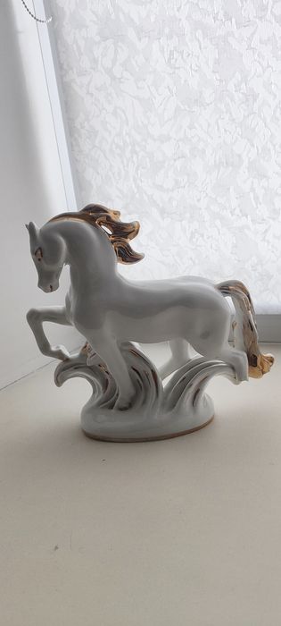 Фарфоровый конь ЛФЗ