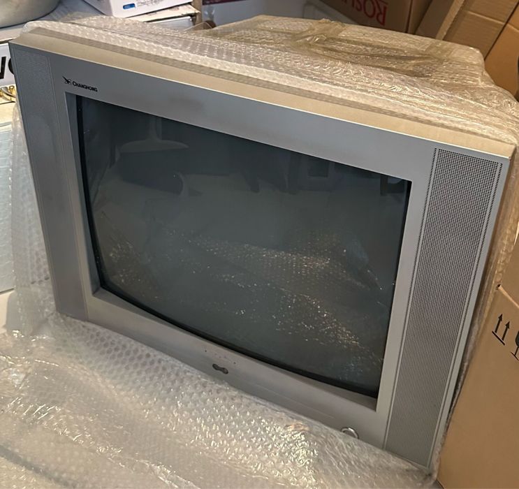 Продом два телевизора динозавра