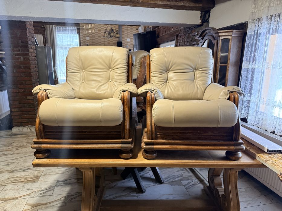 Canapea si fotolii din piele