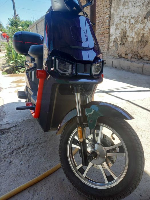 Pentro Skuter 5.500.00 som