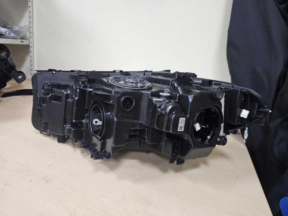 Американски Десен фар BMW 5 G30 G31 USA LED desen far бмв г