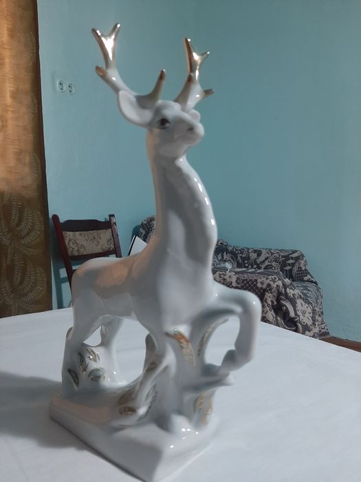 Фарфоровые статуэтки 4 штуки