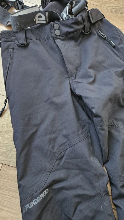 Costum schi  geaca si pantaloni 8 ani