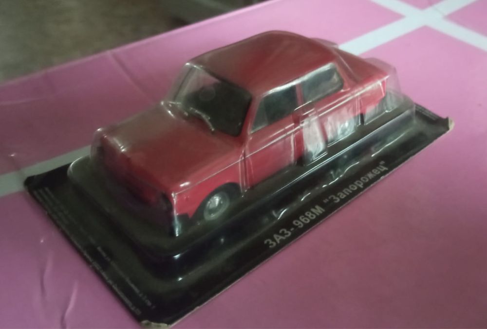 Продам 1:43 в упаковке