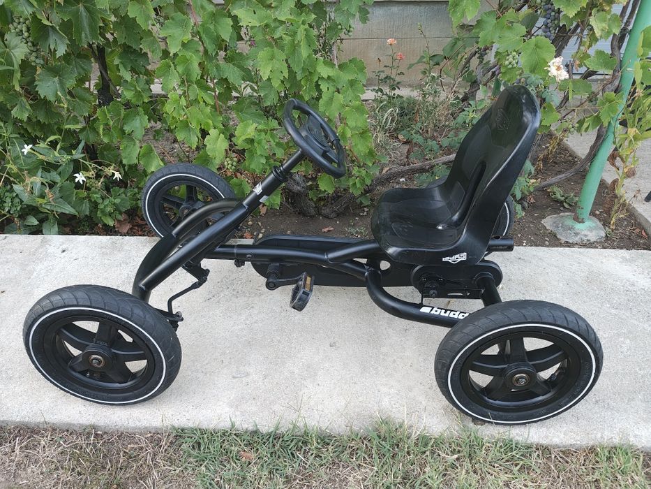 Kart cu pedale BERG Buddy, negru mat, pentru copii de la 3 la 8 ani