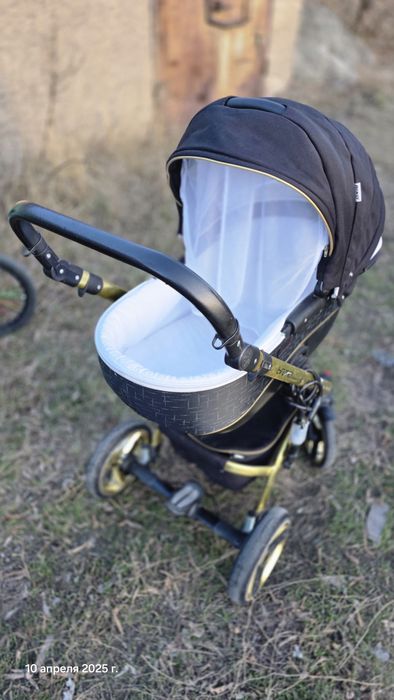 Продам детскую коляску 3 в 1
