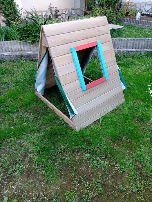 ПРОМОЦИЯ на Детска дървена къщичка за двора, с рампа за катерене.