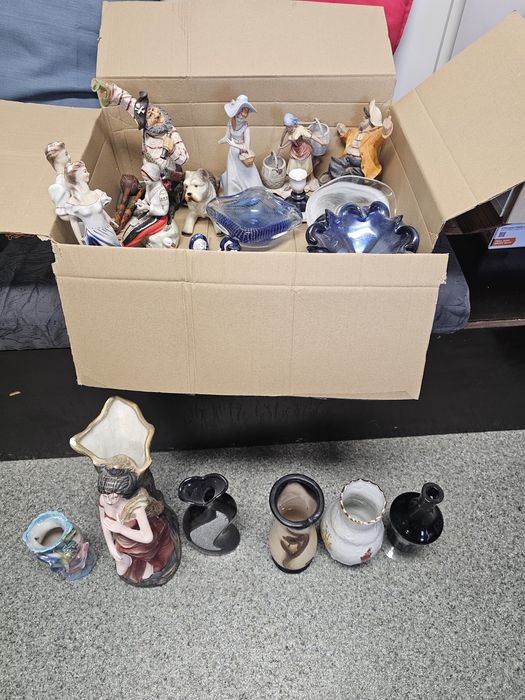 Bibelouri porțelan, alabastru, ceramica, sticla si cristal.