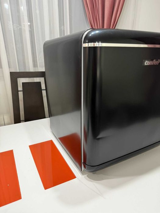 Mini frigider cu congelator Comfee 47L GARANTIE 12 luni