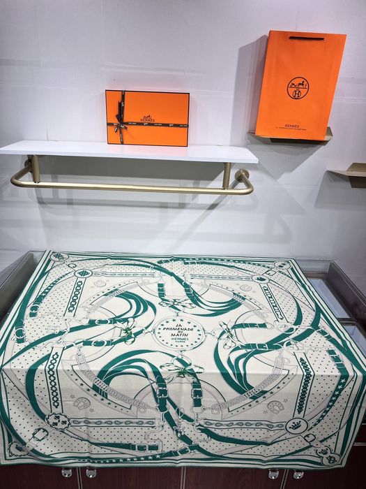 Кашмирено шалче Хермес