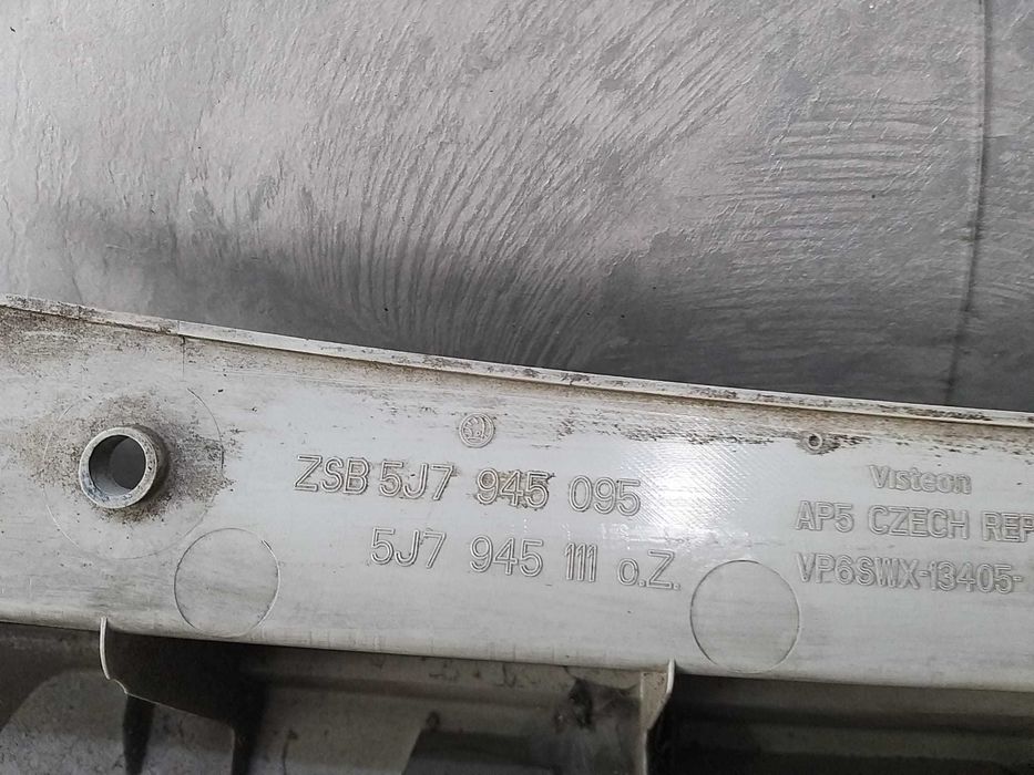 Stop tripla lampa stanga skoda roomster 5j 5j7945095 5j7945111