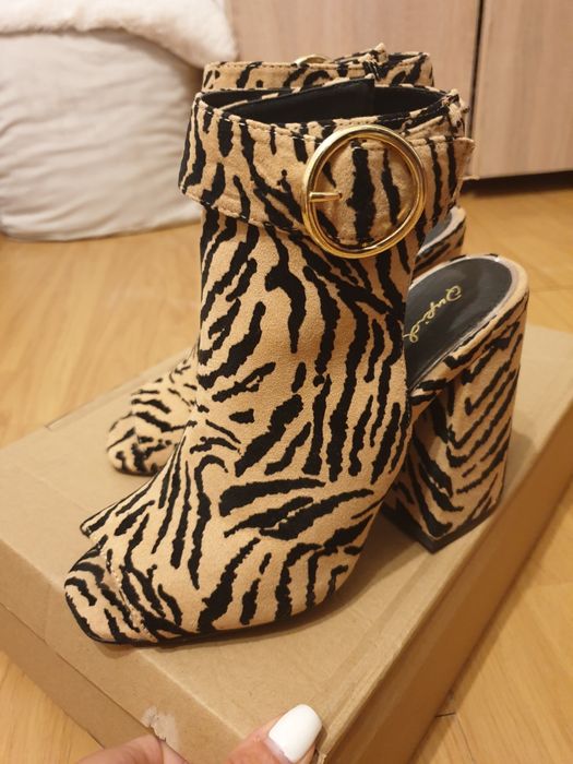 Botine luate de pe Asos imprimeu leopard