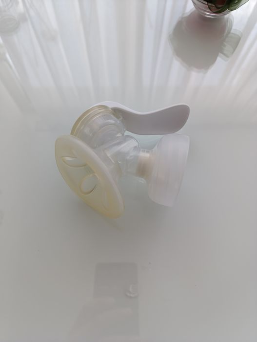 Помпа ръчна  Avent