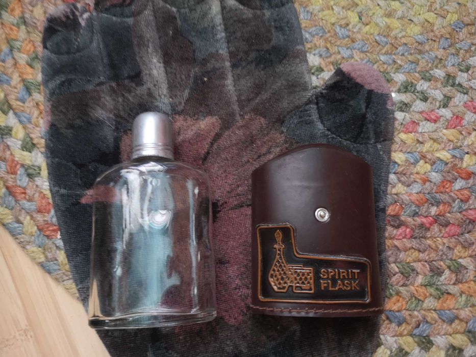 sticla de buzunar alcool, cu toc