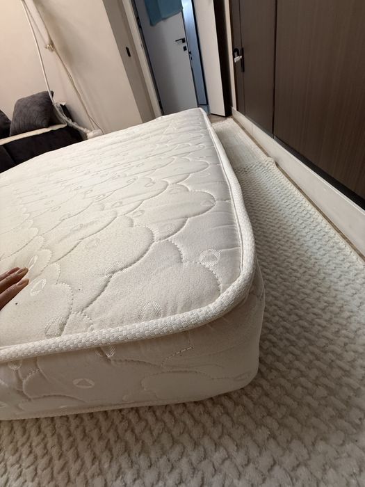 Продам Матрас 2*1,6м