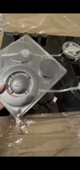 Продам газовую плиту.