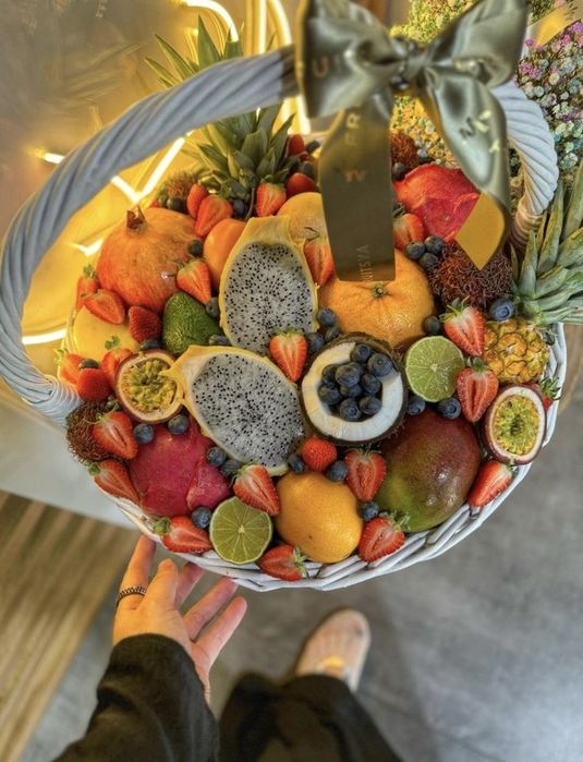 Фруктовые букеты корзины