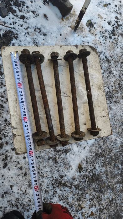 Продам шпильки R16